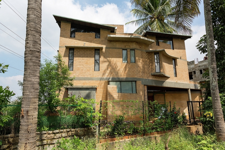 Thử nghiệm về giải pháp kiến trúc xanh và tuần hoàn nước tại Biệt thư Chari, Ấn Độ