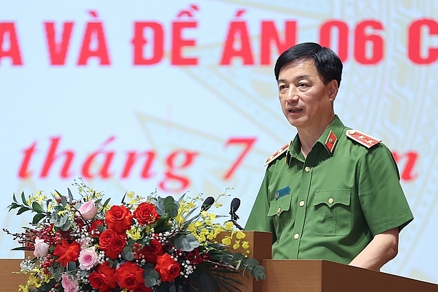 Trung tướng Nguyễn Duy Ngọc, Thứ trưởng Bộ Công an báo cáo tại Hội nghị.