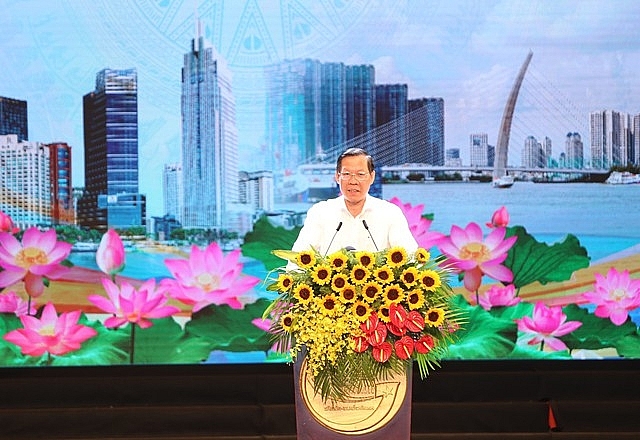 Chủ tịch UBND TPHCM Phan Văn Mãi phát biểu tại buổi lễ.