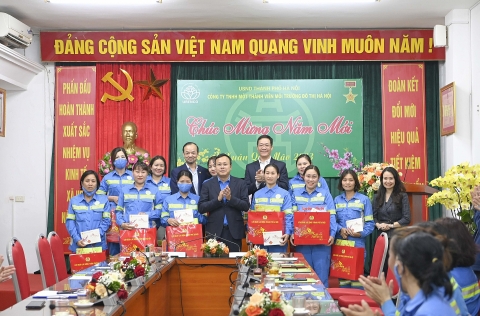 Đồng chí Phạm Quang Thanh chúc tết cán bộ, người lao động tại Công ty TNHH MTV Môi trường đô thị Hà Nội