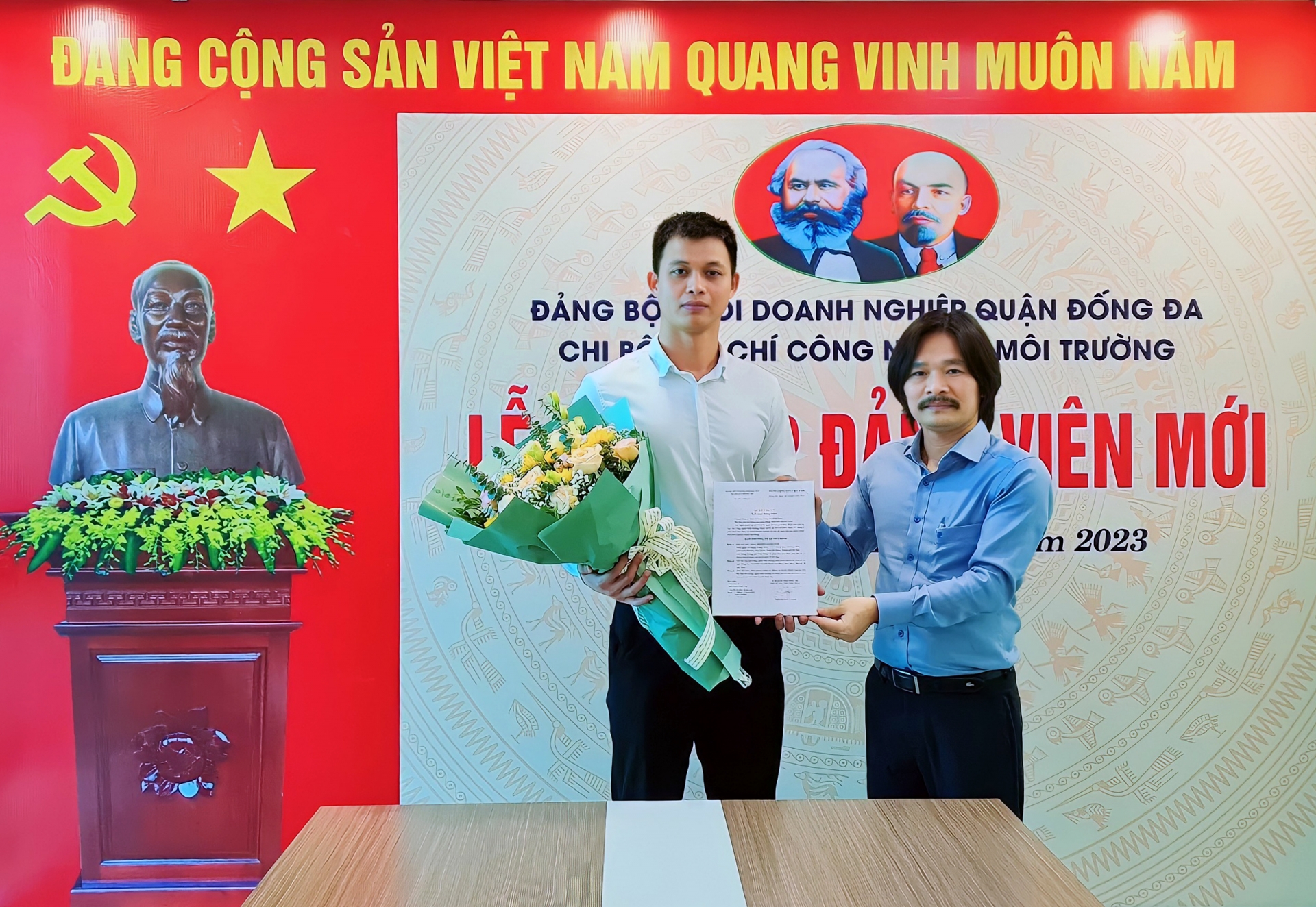 Chi bộ Tạp chí Công nghiệp môi trường Việt Nam tổ chức Lễ kết nạp đảng viên mới