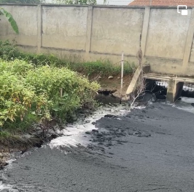 Vĩnh Phúc: Công ty gạch gây ô nhiễm, dân chặn cửa Vĩnh Phúc: Công ty gạch gây ô nhiễm, dân chặn cửa