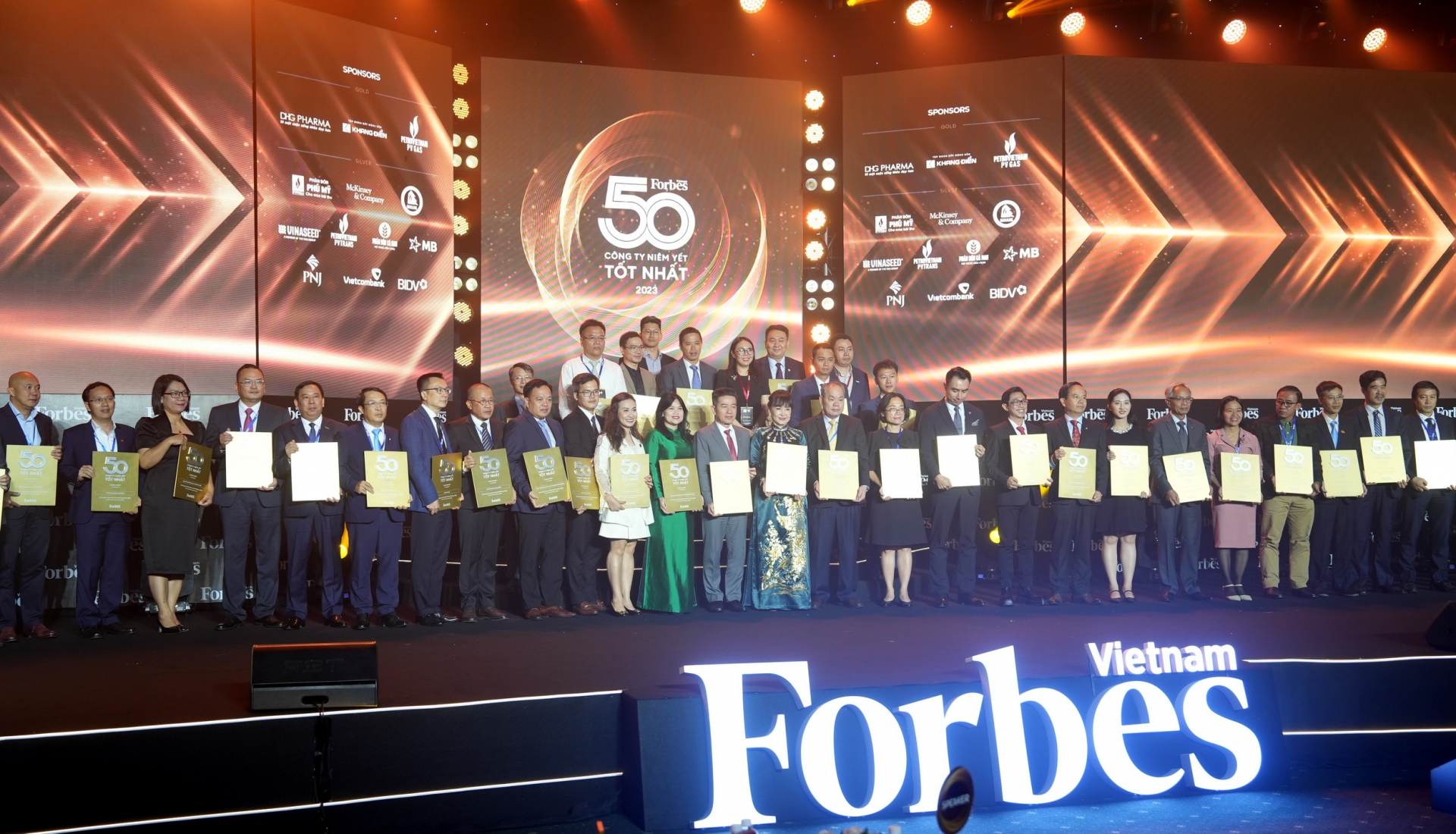 PV GAS lần thứ 11 liên tiếp nhận vinh danh của Forbes Việt Nam “Top50 Công ty niêm yết tốt nhất Việt Nam năm 2023”