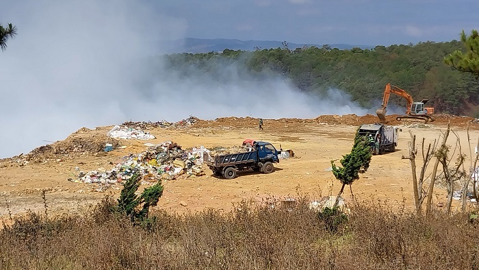 Đà Lạt (Lâm Đồng): Bãi rác Cam Ly bốc cháy gây ô nhiễm môi trường nghiêm trọng