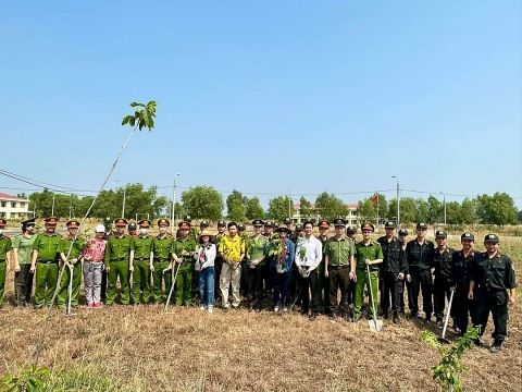 Tổ chức chương trình “Ngày Chủ nhật xanh” và Lễ phát động “Tết trồng cây đời đời nhớ ơn Bác Hồ” năm 2023