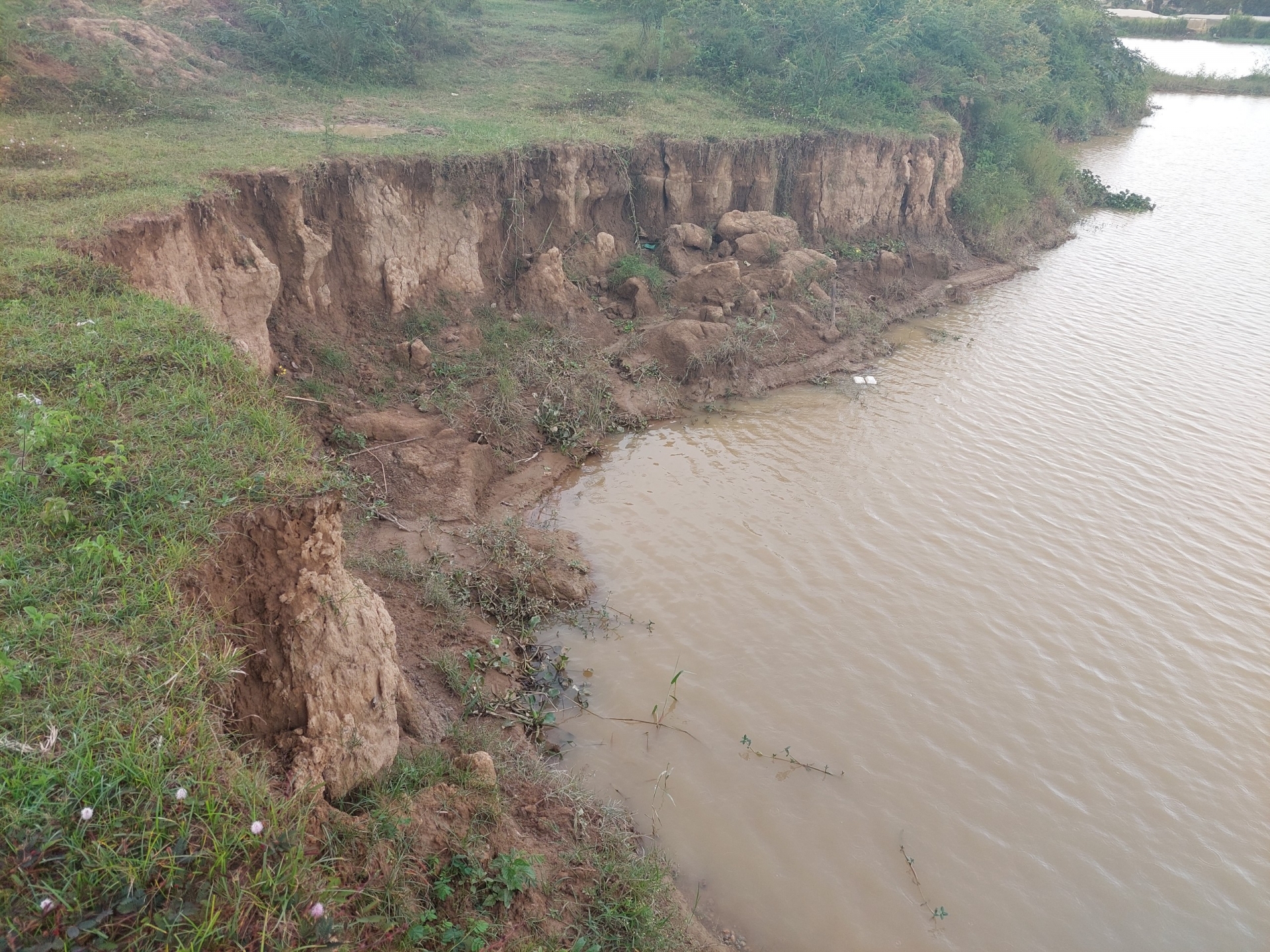 Sông Đa Nhim kêu cứu: Bài 1, môi trường bị tác động nghiêm trọng