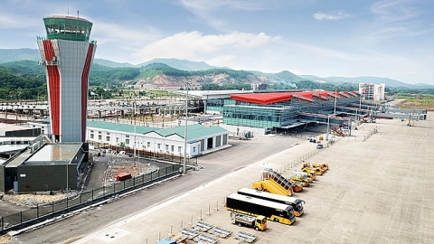 Sân bay Vân Đồn liên tiếp bị sét đánh đe doạ an toàn bay