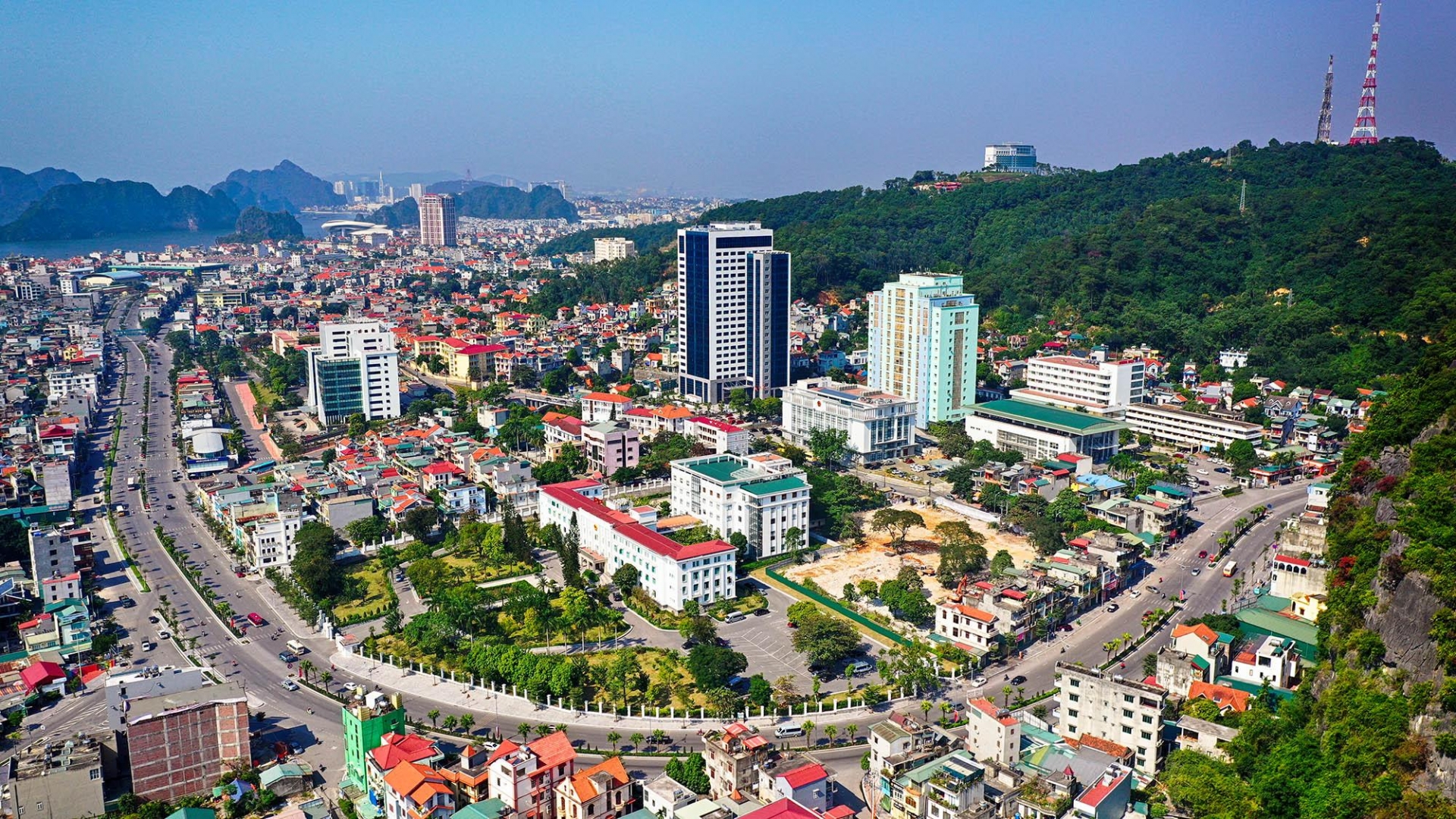 Quảng Ninh tập trung các nguồn lực hoàn thiện hệ thống kết cấu hạ tầng kinh tế - xã hội làm nền tảng cho phát triển ngành công nghiệp chế biến, chế tạo