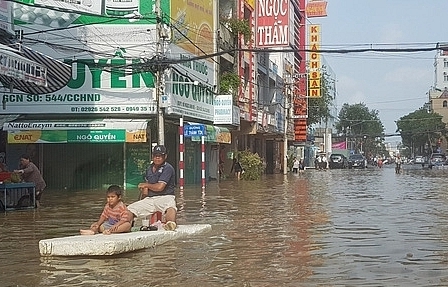 Triều cường gây ngập lụt tại nhiều tỉnh, thành ở ĐBSCL