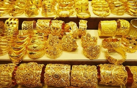 Giá vàng hôm nay 10/10: Vàng vượt ngưỡng 42 triệu/lượng