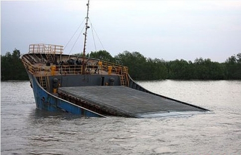12 người mất tích trong vụ chìm tàu trên biển Hà Tĩnh