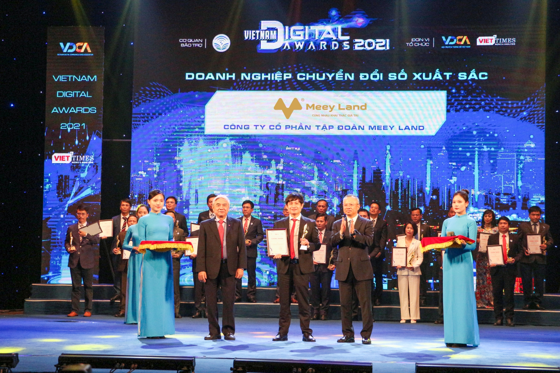 Lễ trao Giải thưởng Chuyển đổi số Việt Nam (Vietnam Digital Awards 2021)